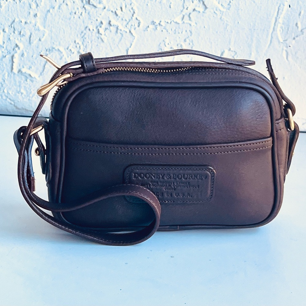 MINI VINTAGE DOONEY & BOURKE MINI COMPACT DARK BROWN SHOULDER BAG - Picture 5 of 13